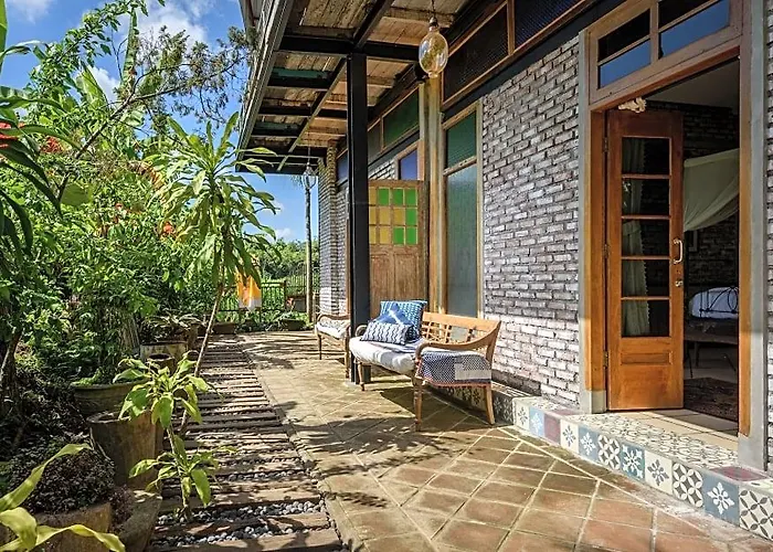 فندق Taman Nauli Boutique 3*