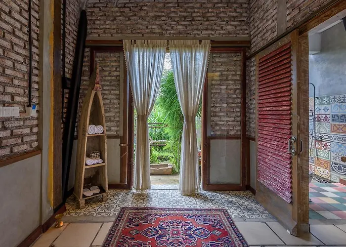 Taman Nauli Boutique